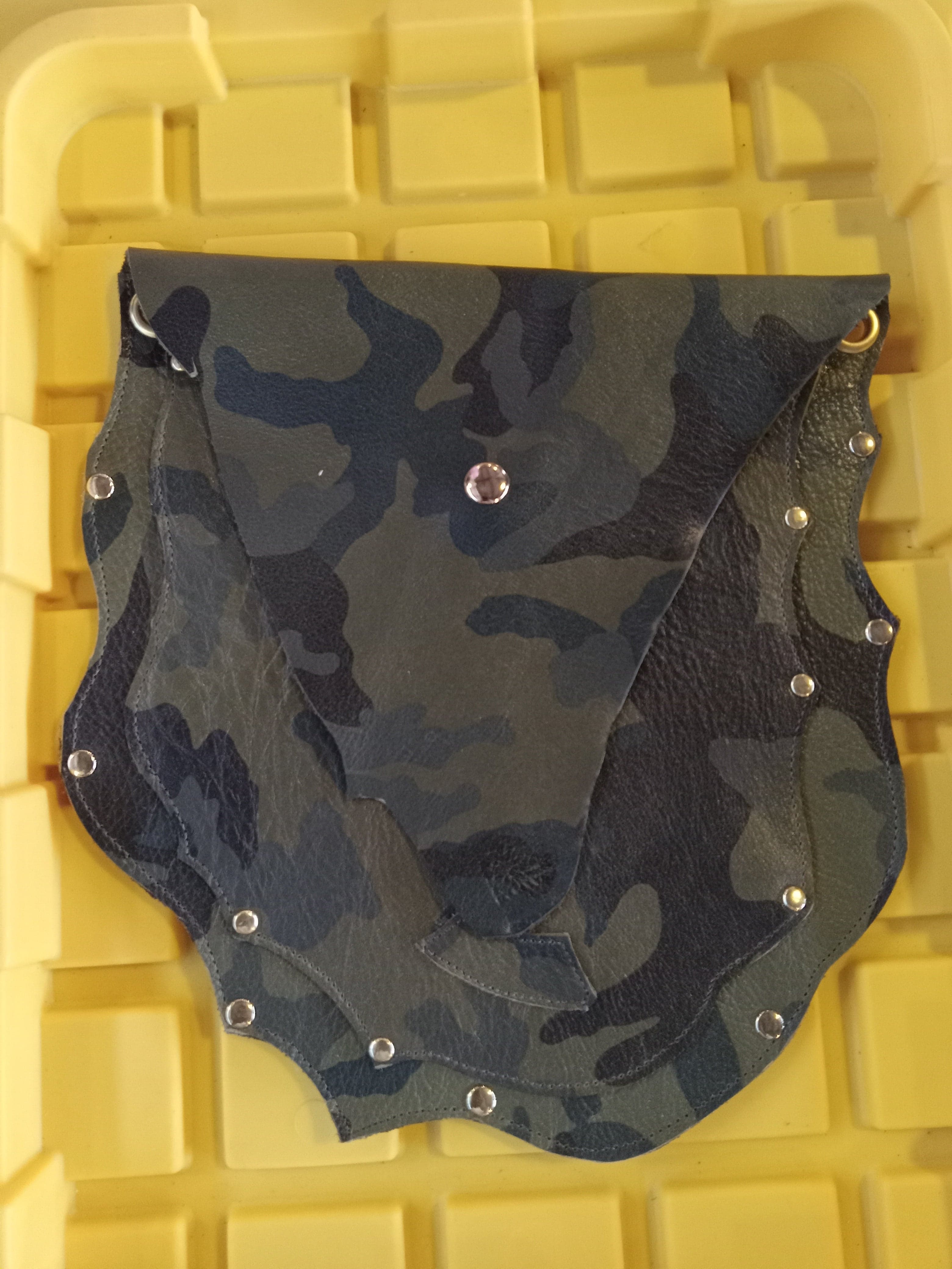 Raggedy Bags Green Camouflage Leather Waistlet
